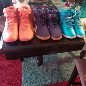 Various high top reeboks